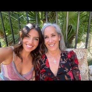 Meet your Posher, Ana